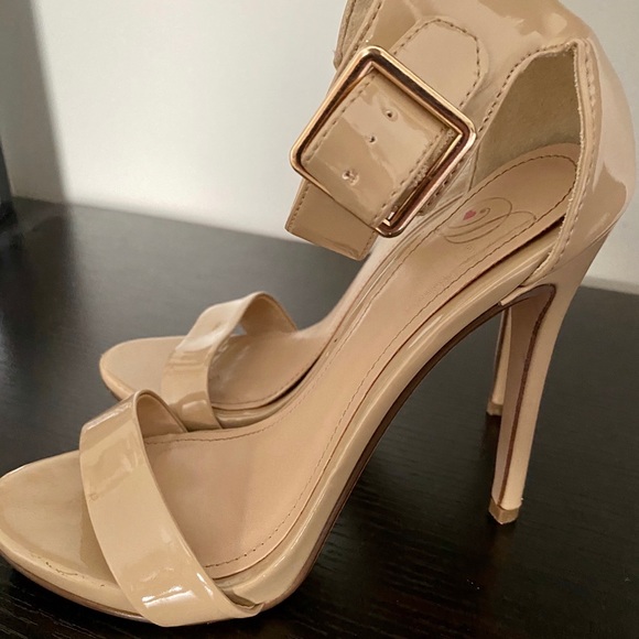 Heels - Picture 2 of 2